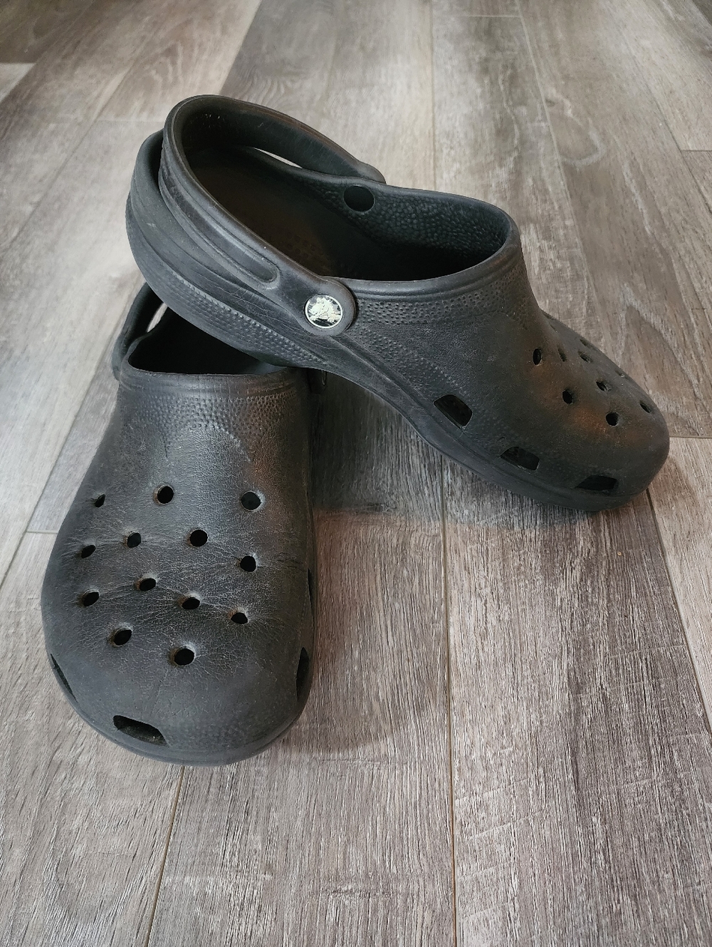 Simple Black Crocs